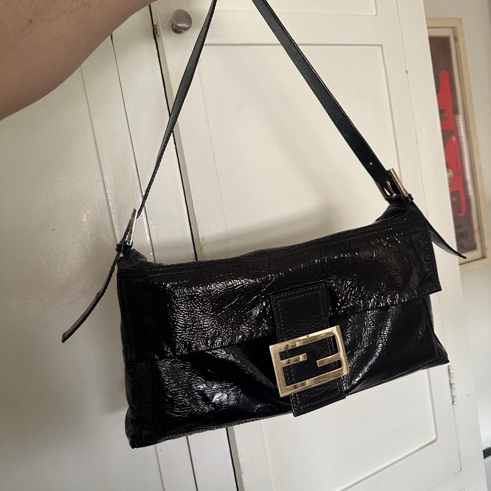 Fendi Maxi Baguette Black Crinkle Patent Leather - Picture 13 of 14
